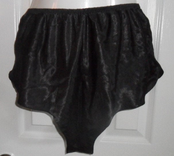 Usps Return Label >> Vintage Tap Pants Black Satin Pettipants Panties Knickers Usps Return Label >> Vintage Tap Pants Black Satin Pettipants Panties Knickers