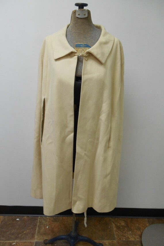 Vintage 60s Cream Colored Wool Cape Cloak Poncho Cover Up One