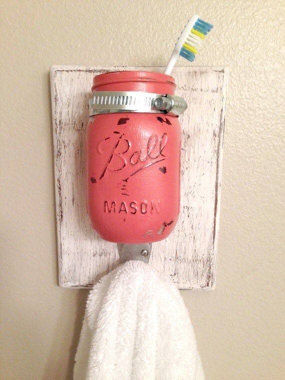 Wall Hanging Distressed Mason Jar Toothbrush Holder With Towel