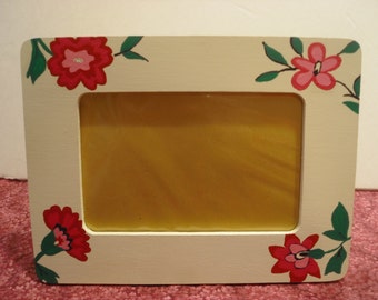 White 4x6 Picture Frame with Hand-Painted Flowers