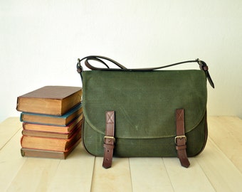 Waxed Canvas Messenger Bag, Shoulder Bag, Crossbody Bag, 13 inch Laptop Bag, Waxed Canvas Bag, Back to School, Green Women Handbag