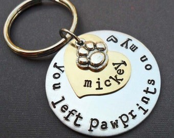 Personalized Pet Memorial Keychain -Paw prints on my heart - Dog Cat Remembrace Keychain - Pet Memorial - P10