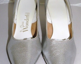 1960s MISS WONDERFUL Metallic Silver Pointed Toe Pumps 7B