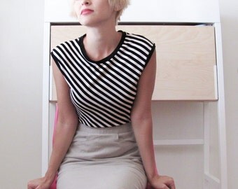 Black and white striped tank top shirt xs sm