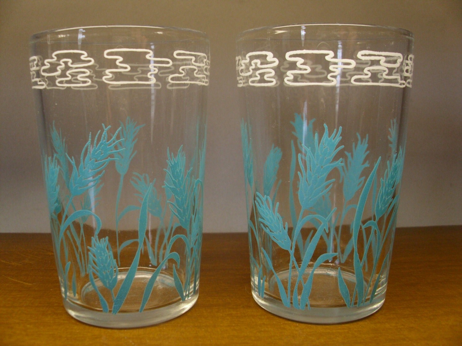 Lot Of 3 Vintage Juice Glasses 1950s Turquoise And Pink Wheat Motif