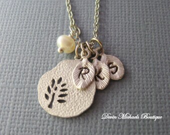 Personalized Family Tree Necklace, Mothers Necklace, Mothers Day Jewelry, Grandmother Gift, Keepsake Necklace, Tree of Life Pendant