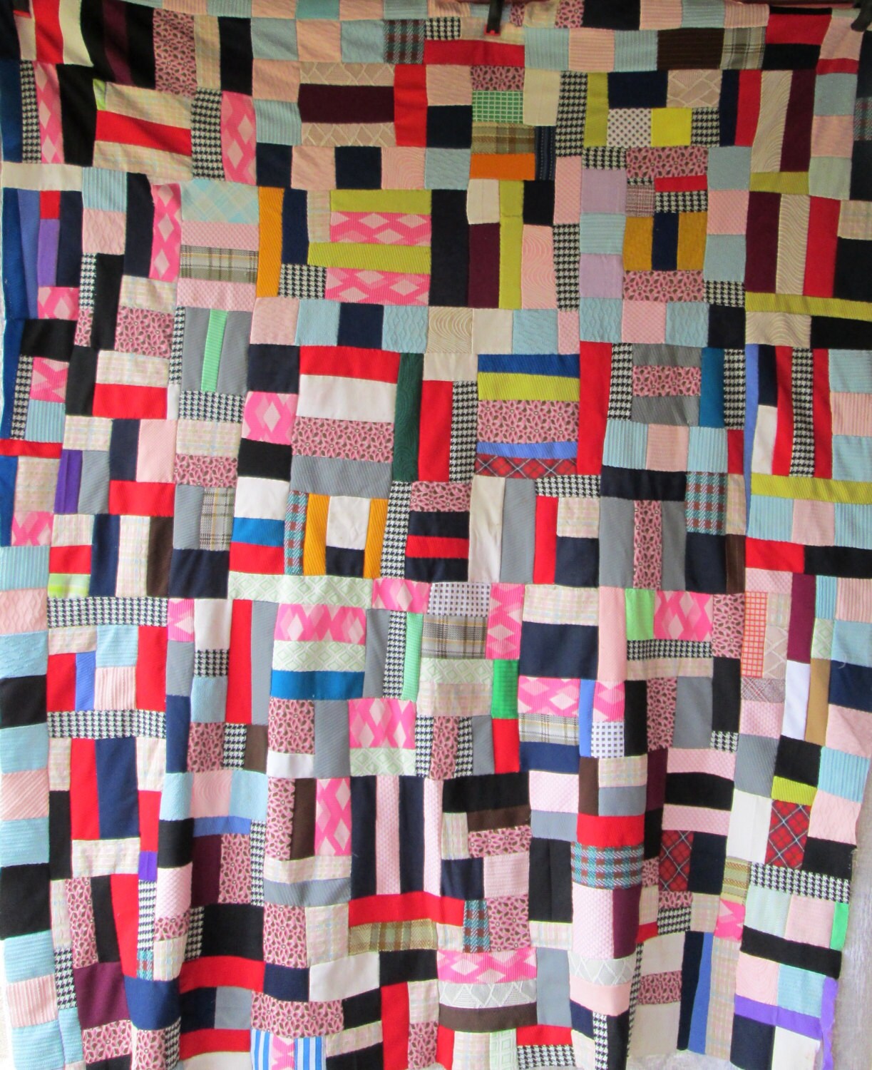 Vintage POLYESTER KNIT STRIP Quilt Top Full of Pretty Retro