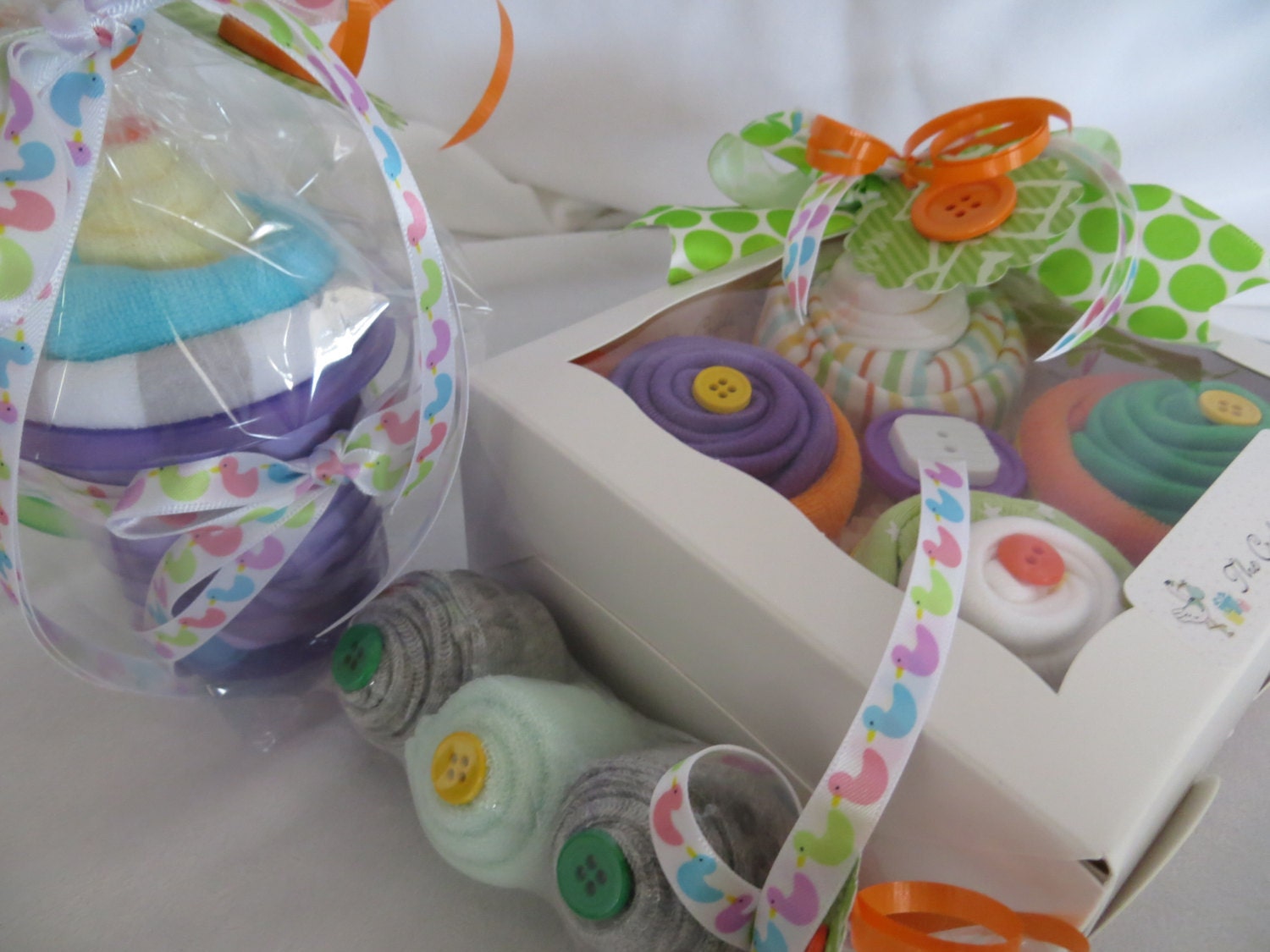 Baby Clothes Gift Set with Bodysuits Bibs Socks Washcloths