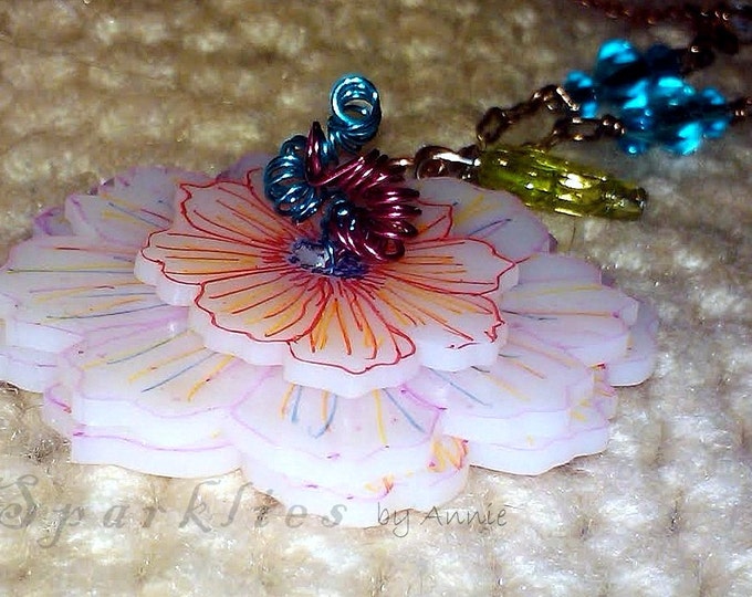 White 3D Flower Necklace Hand Crafted
