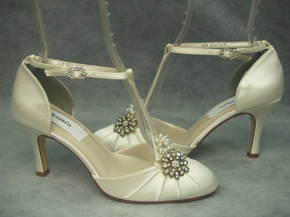 IVORY Wedding Shoes mid heels Vintage style by NewBrideCo on Etsy