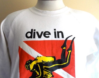 vintage 80's Dive in Bahamas white travel souvenir graphic sweatshirt raglan sleeve fleece crew neck pullover jumper red black yellow logo