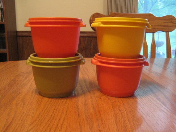 Set of Four Tupperware Servalier Bowls With Burp Lids 1970