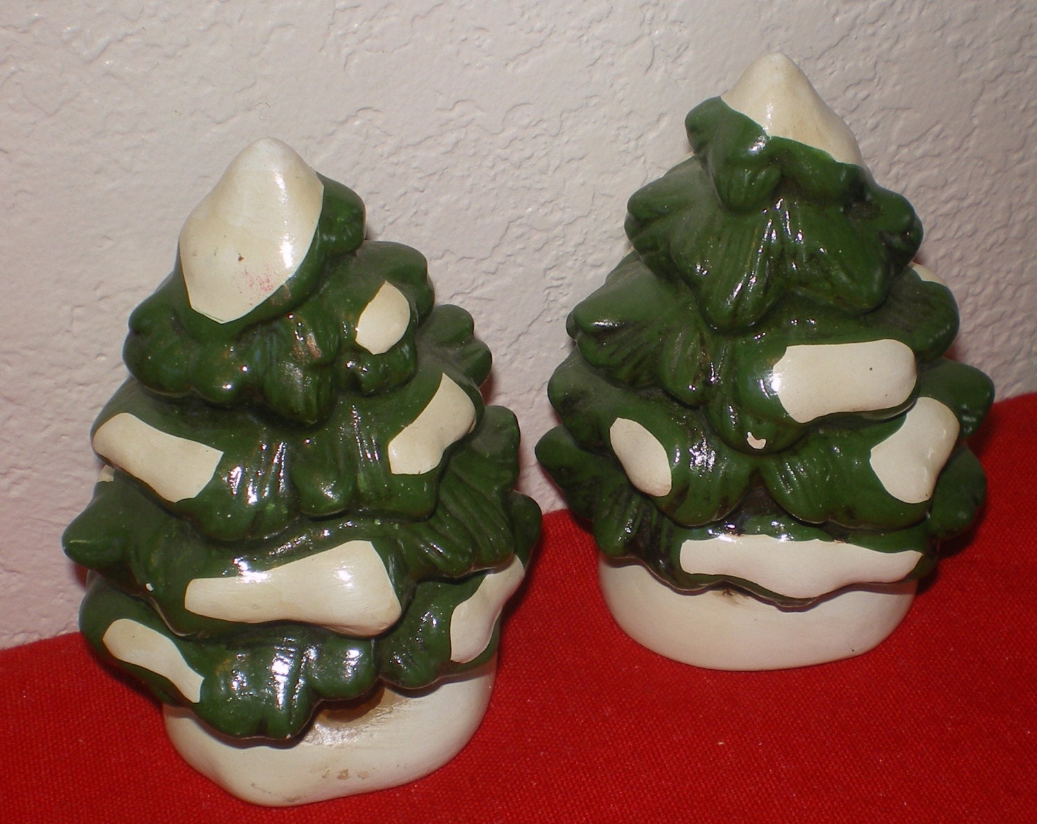 Vintage Lefton Christmas Tree Salt and Pepper Shaker Set **Epsteam