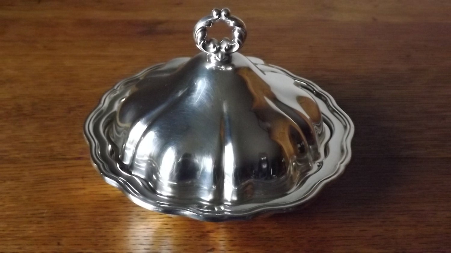 Circular Dome Covered Butter Dish with Liner Tray ‘Chippendale