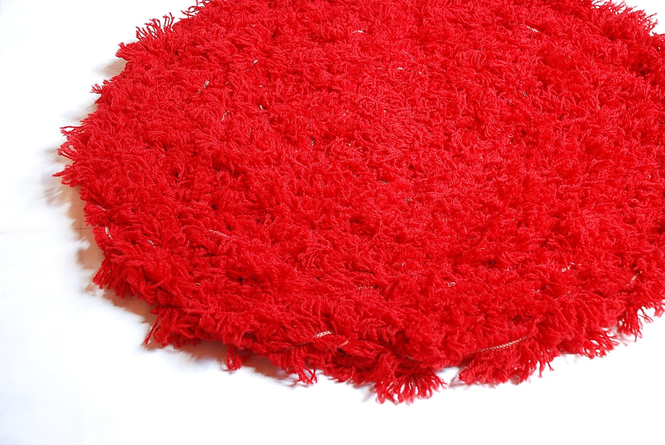 Fluffy red rug RED round rug Hand Woven rug Diameter 80cm