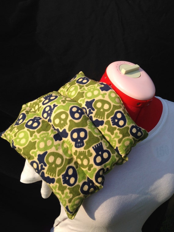 Microwavable corn filled heating pad & cold compress