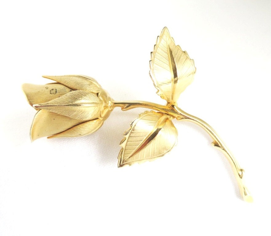 Signed Giovanni Gold Tone Rose Brooch Pin by LeesVintageJewels