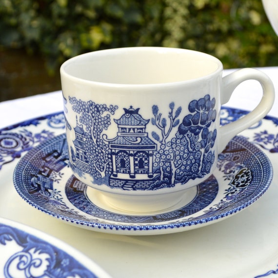Churchill English China Oriental Blue Willow Blue and