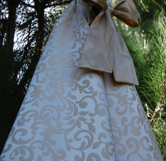 Cream Christmas Tree Skirt 58 inches