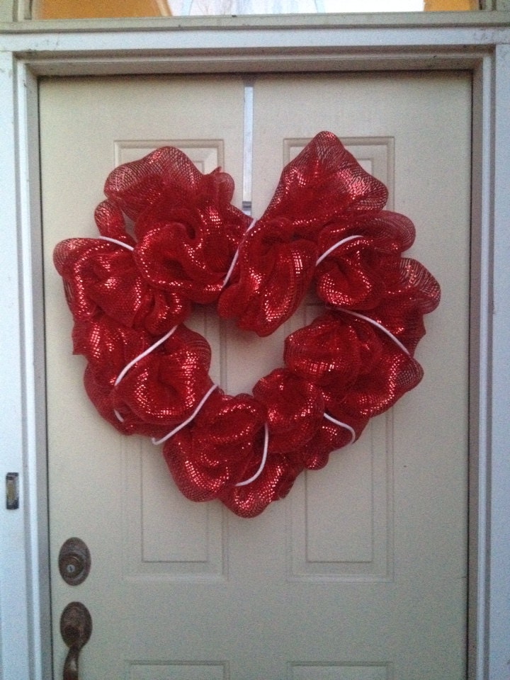 Heart Shape Deluxe Deco Mesh Wreath with White Glitter Rope