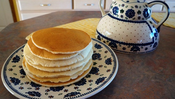 Polish Pottery Beautiful Pancake Lady to Keep Pancakes warm