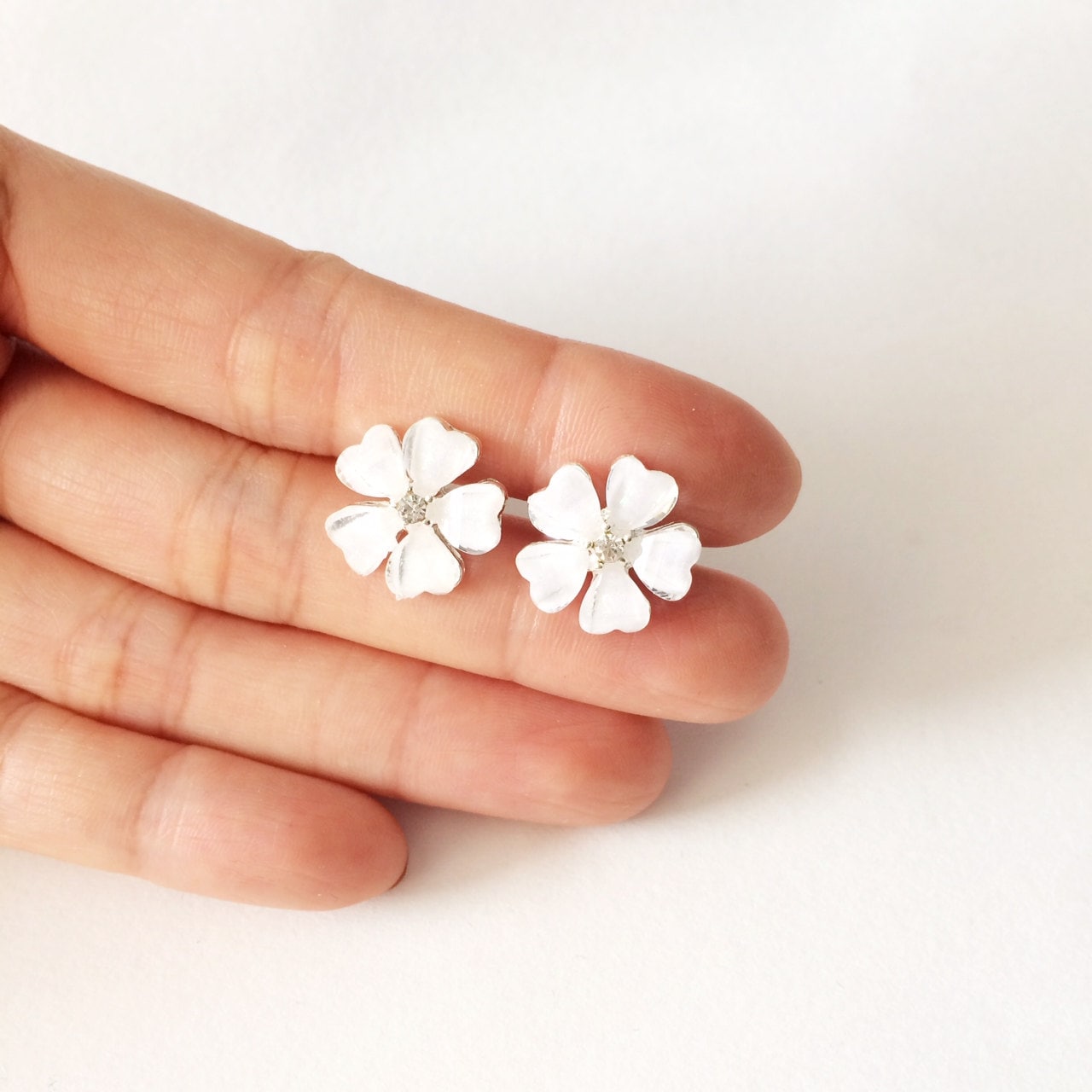 Summer White Hibiscus Earrings Hibiscus Flower earrings