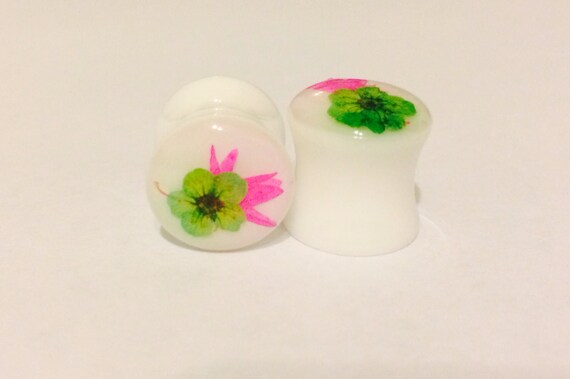 Cute 1 2 In Plugs With Real Flowers By Prettylittlepuncture