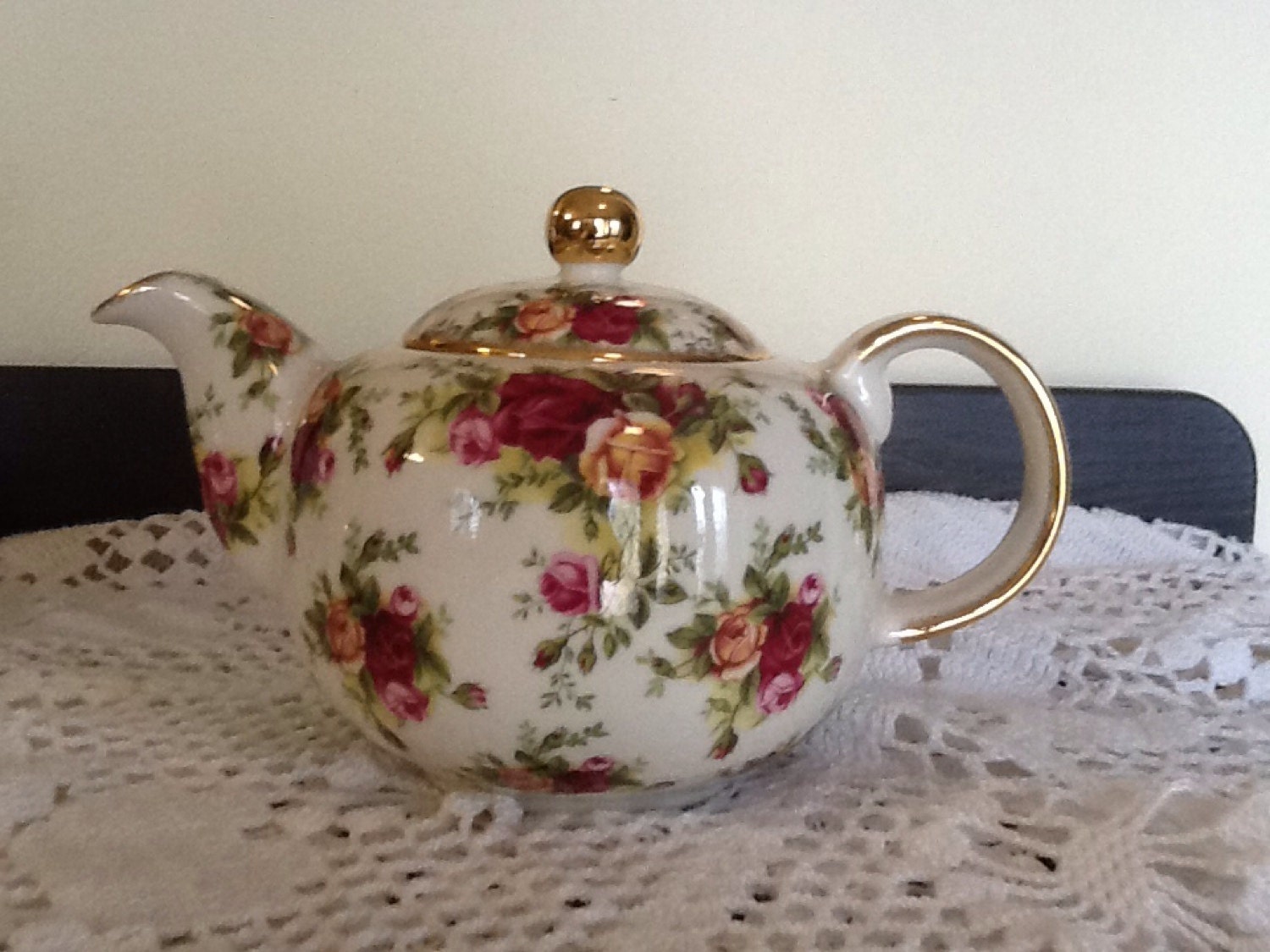 Royal Albert Old Country Roses Teapot