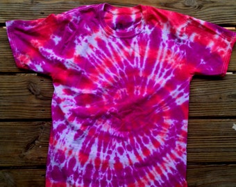 Hippie Spiral Tie Dye T Shirt Purple Pink and Red