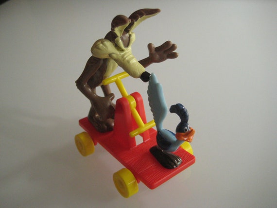 roadrunner and wile e coyote toys