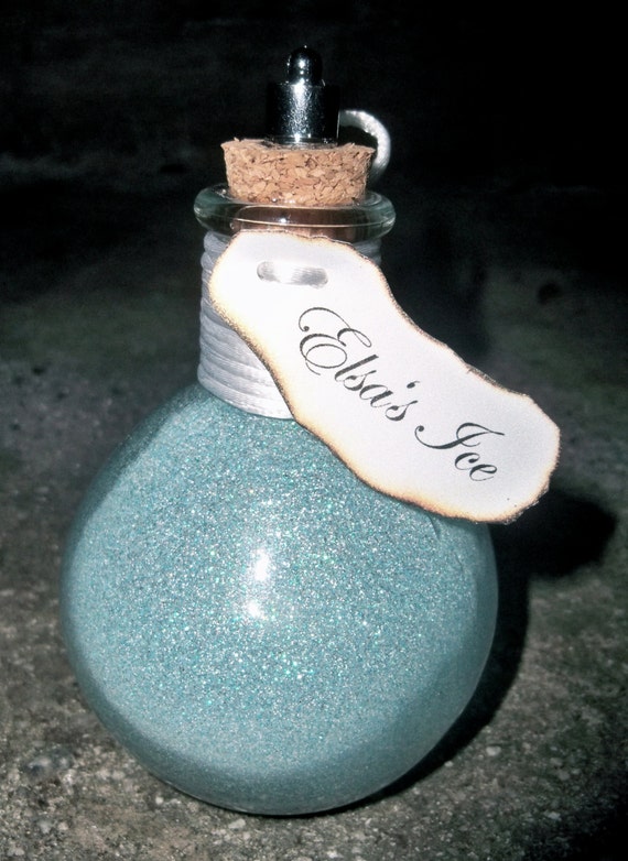 Elsa's Ice Light Up Bottle