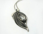 Silver Leafe Agate Pendant Necklace
