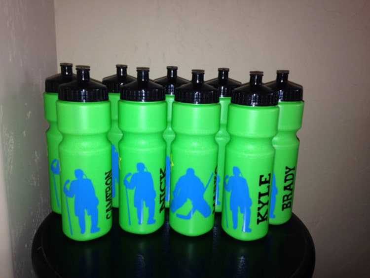 Personalized Hockey Team Water Bottle 28oz by GiftsForIt on Etsy