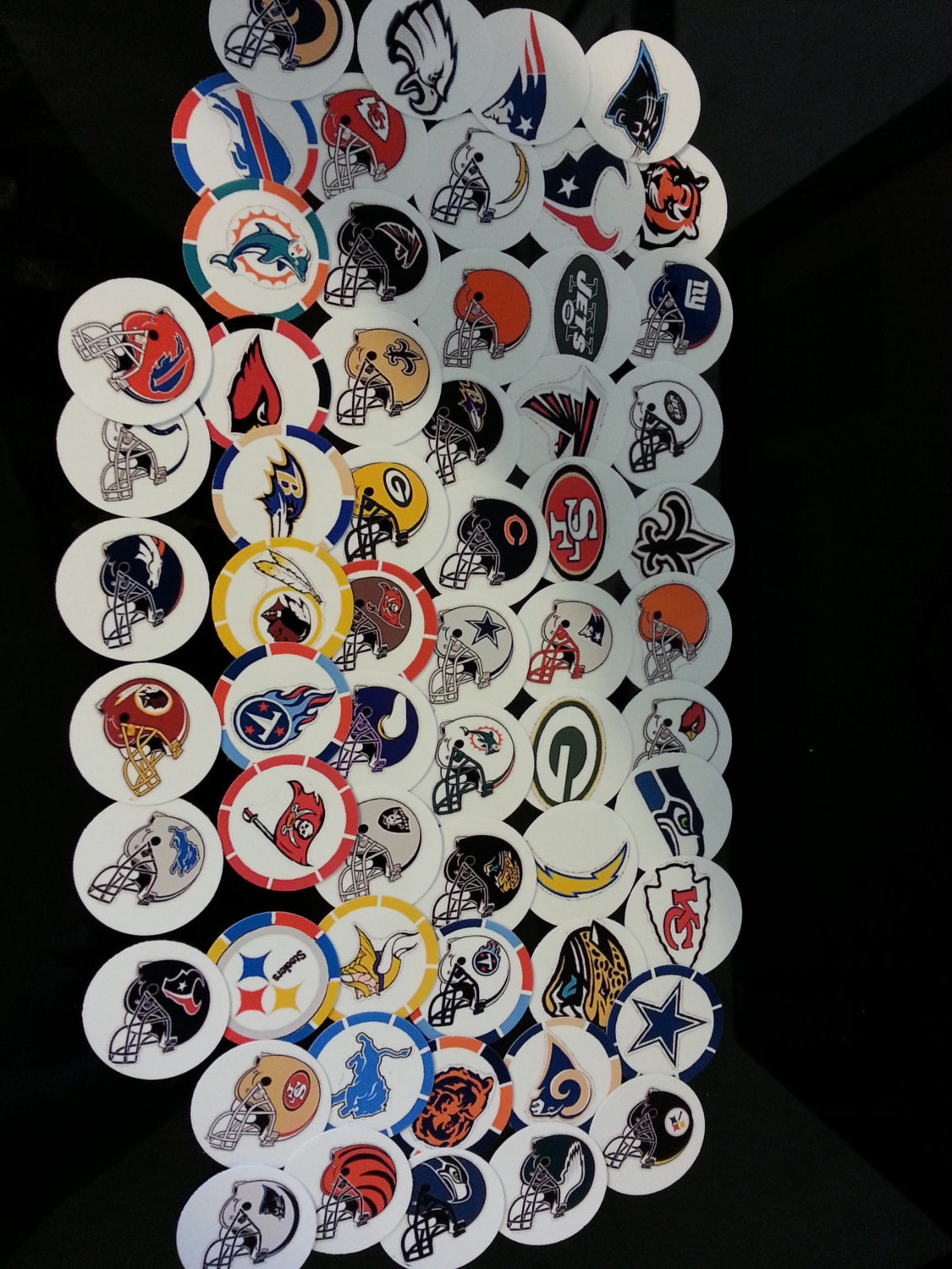 100 Football Teams precut bottle cap images