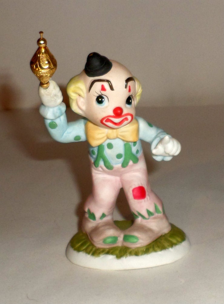 Vintage Lefton Clown Figurine Porcelain Smiling Clown