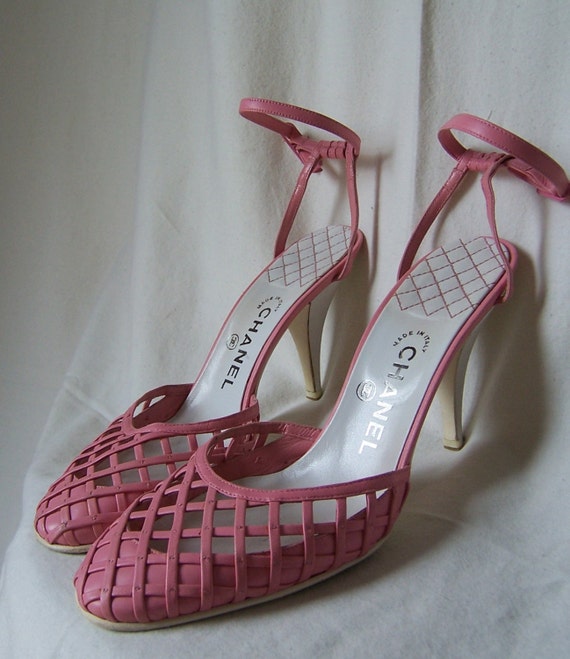 CHANEL pink leather ankle strap sandals heels 8.5M