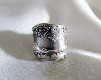 Sweet Pea Flower Spoon Ring Thumb Ring Sterling Silver Art Nouveau Symbolic of Friendship Remembrance