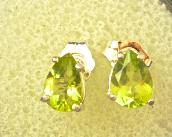 Green Peridot Stud Earrings, 7x5mm Pear, Natural, Set in Sterling Silver E598