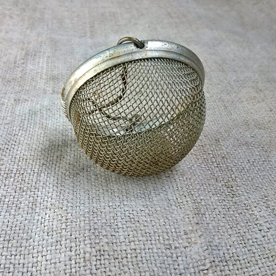 Tea Leaf Strainer,Wood Handle Embossed Tea Strainer,Loose Leaf Strainer
