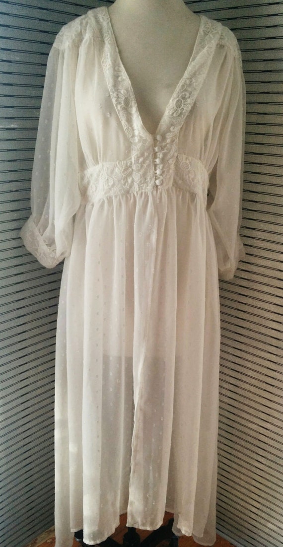 Vintage 70s Lingerie: Boho Sheer White Bridal Négligé/Peignoir