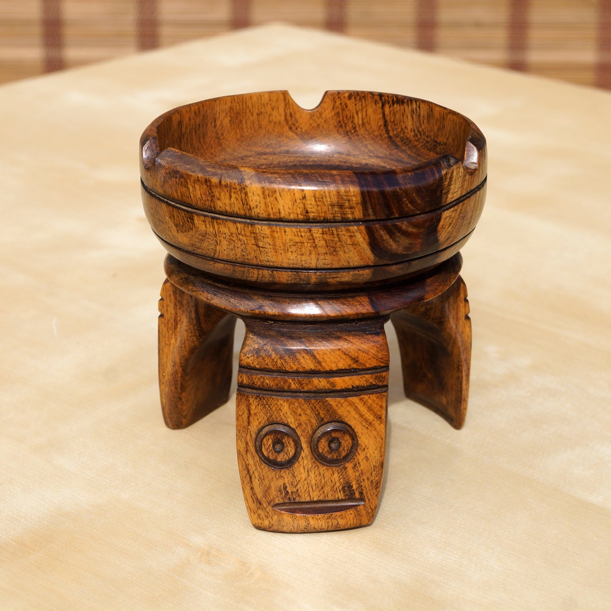 Wood vintage ashtray high quality leaf design three