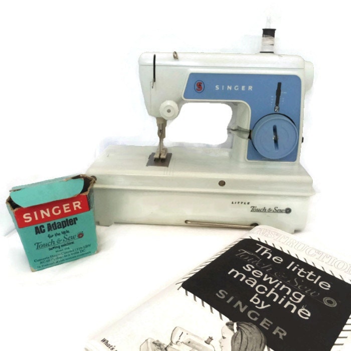 Toy Sewing Machine Singer Little Touch and Sew Mid