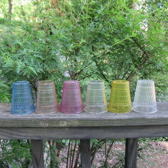 Vintage Oatmeal Glasses Ten Plastic Juice Glasses by SimplySuzula