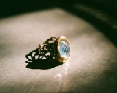 Silent waters - Vintage locket ring with blue grey cabochon