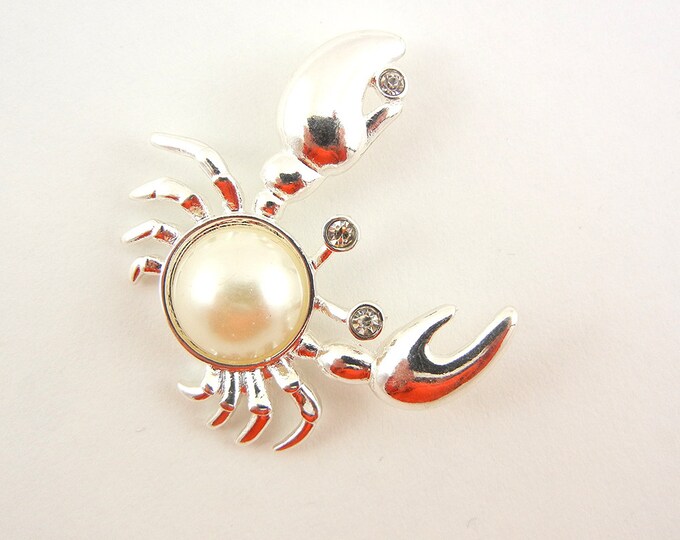 Bright Silver-tone Crab with Pearl Pendant