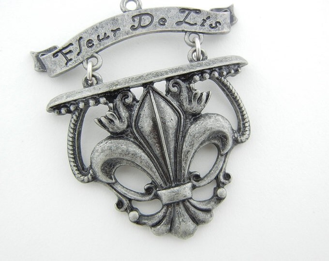 Antique Silver-tone Fleur de Lis Pendant