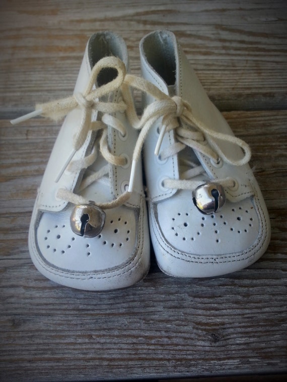 Buster Brown White Leather Baby Shoes Size by myrobynsnestboutique