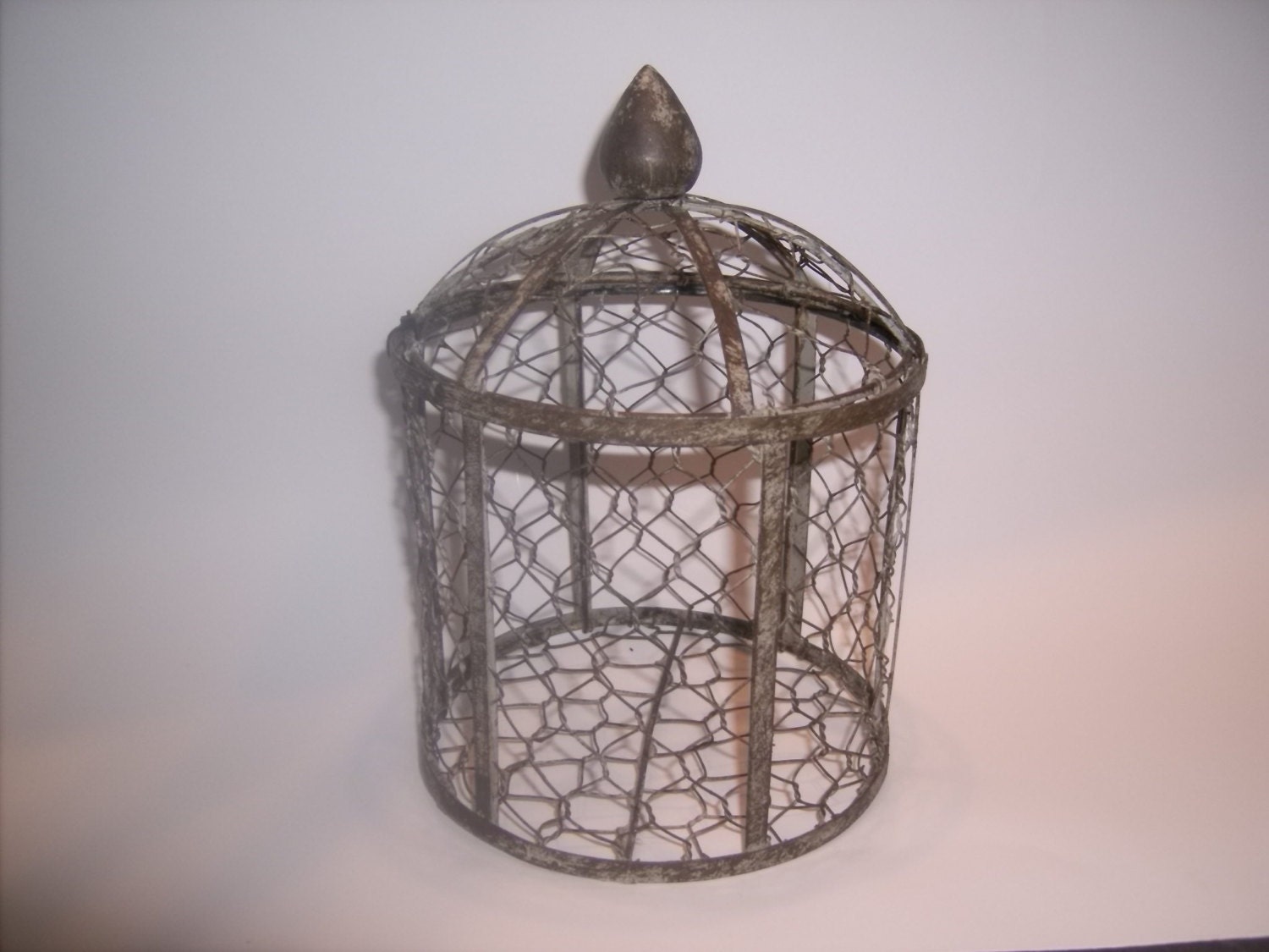Chicken Wire Round Cylinder Basket with Lid