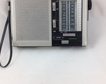 Vintage Soundsign Model 31-48 AM/FM Transistor Radio Mini Portable size ...