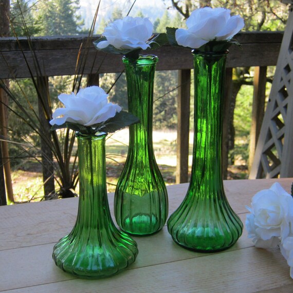 Trio of Emerald Green Bud Vases Ribbed Design Wedding Decor Oak